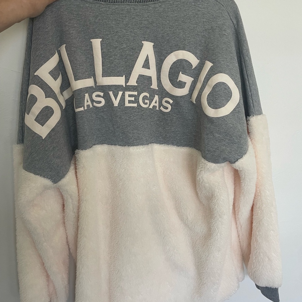 Bellagio Las Vegas Gray and Cream Sherpa Spirt Jersey